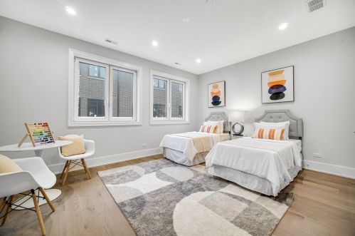 6227 Ellis Ave, Chicago IL 60653-3615 exterior