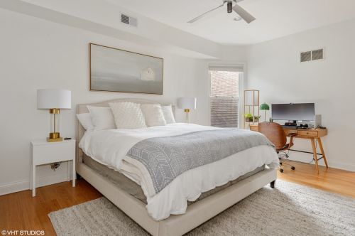 1908 Roscoe St, Chicago IL 60618-6245 exterior