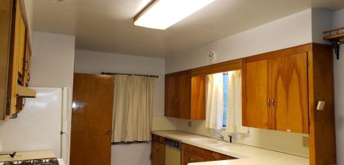 1927 Henry St, Meskegon, MI 49441-2939