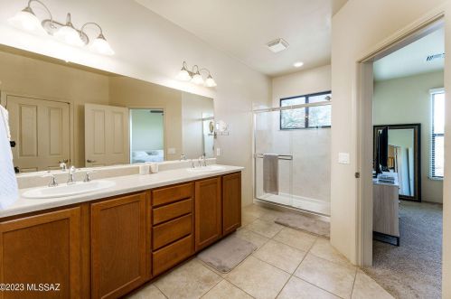 150 Castlefield Cir, Tucson AZ  85704-5783 exterior