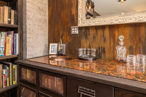 3420 Dousman St, Milwaukee WI 53212-1736 exterior