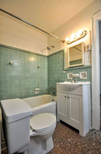 2046 Jacob St, Pittsburgh PA 15210-2451 exterior