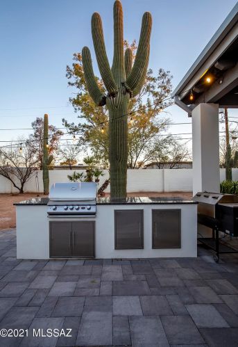 4130 4 St, Tucson AZ 85705-7808 exterior