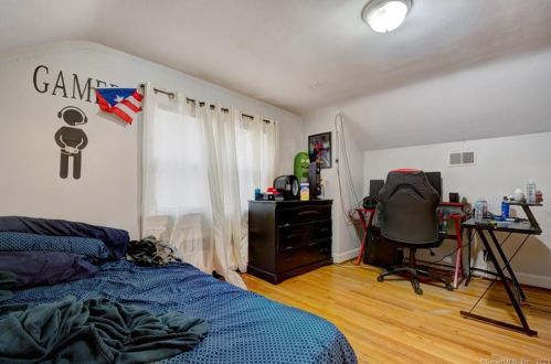 94 Hillcrest Ave, New Britain CT  06053-2539 exterior