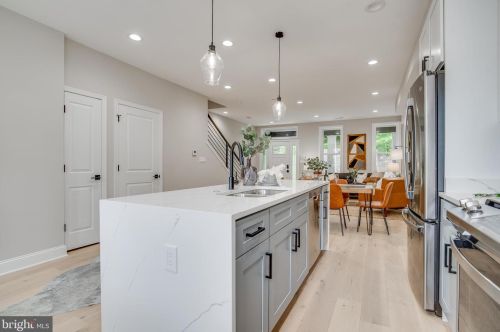 31 V St, Washington DC  20001-1012 exterior