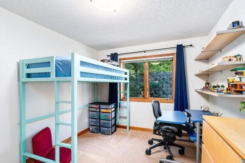 1525 42nd Ave, Duluth MN 55804-2127 exterior