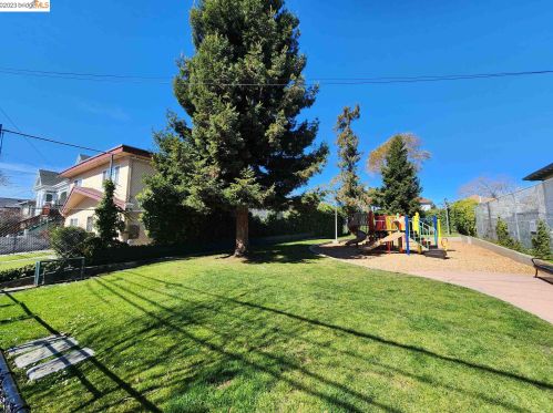 1611 63 St, Berkeley CA 94703-2607 exterior