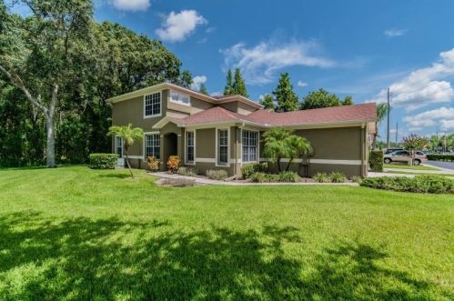 8811 Casablanca Way, Tampa, FL 33626-4758