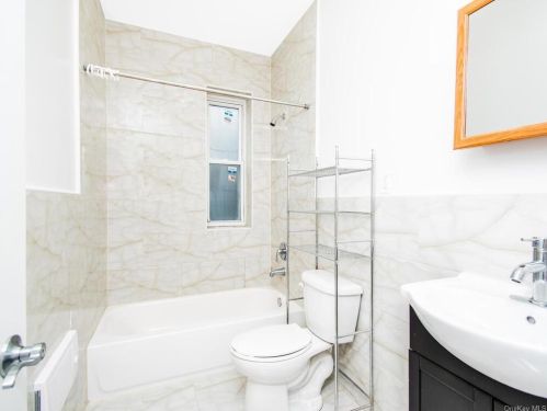 1053 Morris Park Ave, Bronx NY  10461-1432 exterior