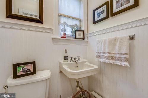 301 Glendale Ave, Alexandria VA 22301-2407 exterior