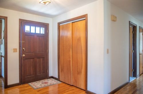 123 Bear Hole Rd, West Springfield MA 01089-1631 exterior