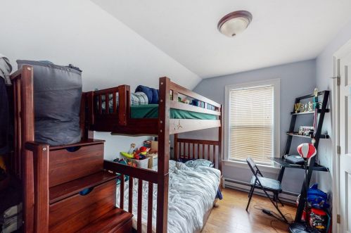 2 Morton St, Taunton MA 02780-3035 exterior