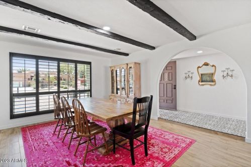 2524 Beryl Ave, Phoenix AZ  85028-3715 exterior