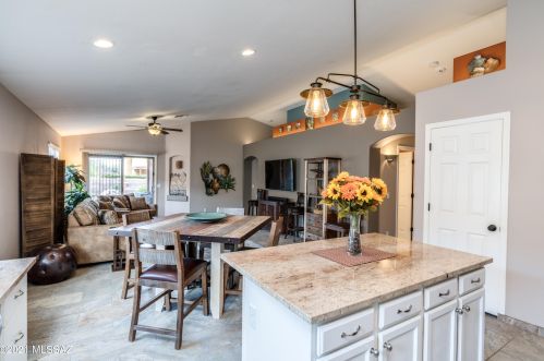 11347 Gray Boulder Ct, Tucson AZ  85737-4612 exterior