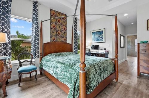 294 Ridgecrest Dr, Fort Pierce FL  34953-8303 exterior