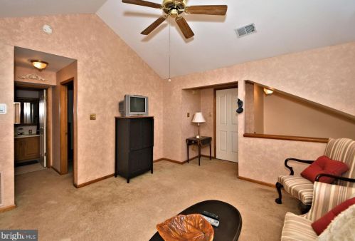 910 Foxmeadow Dr, Limerick PA 19468-1552 exterior