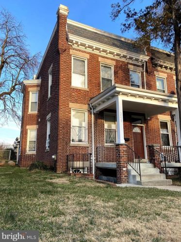 3533 Warder St, Washington DC  20010-1723 exterior