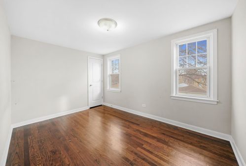 7339 Washtenaw Ave, Chicago IL 60645-1401 exterior