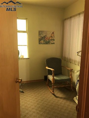 2100 California St, Gooding, ID 83330-1888