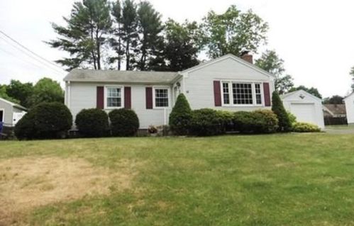 27 Timothy Cir, Springfield MA  01119-2231 exterior