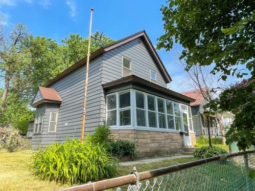 933 Albemarle St, Saint Paul, MN 55117-5317