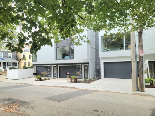 414 Beatty St, Pittsburgh PA 15206-2917 exterior