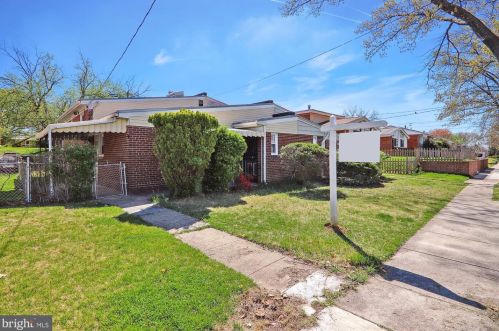 7439 8th St, Washington, DC 20012-1811