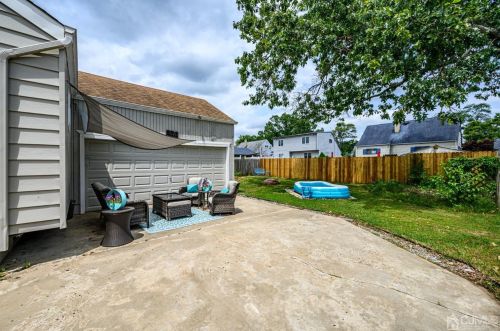 294 Austin Ave, Old Bridge NJ 08857-1205 exterior