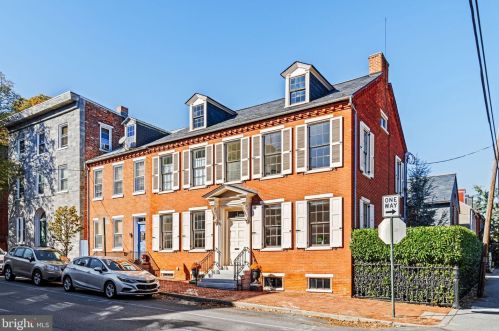 229 Chestnut St, Lancaster, PA 17602-2742