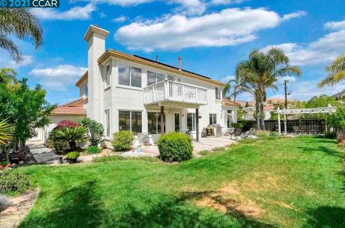 5318 Crystyl Ranch Dr, Concord, CA 94521-5447