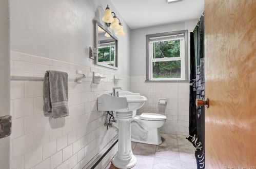 111 Torcon Dr, Torrington CT 06790-5817 exterior