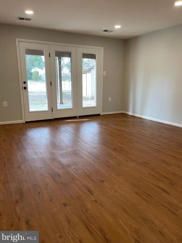 129 Mayfair Dr, Leesburg, VA 20176-2422