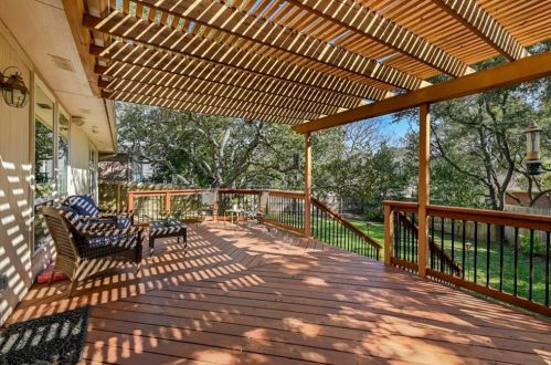 7036 Auckland Dr, Austin TX 78749-4139 exterior