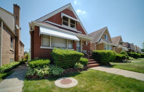 8907 Cregier Ave, Chicago, IL 60617-2934