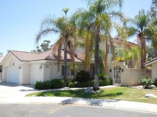 6121 Kings Canyon Dr, Bakersfield CA  93306-9607 exterior