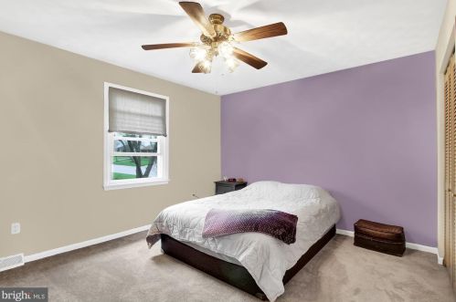 1 Little Knoll Dr, Hanover PA  17331-9280 exterior