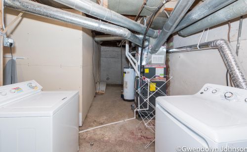 1321 Whiting St, Wyoming MI  49509-1052 exterior