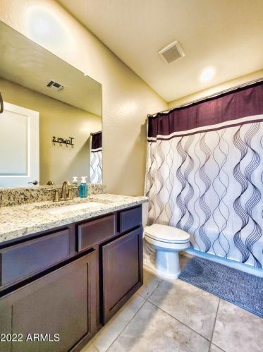 8057 Albeniz Pl, Phoenix AZ  85043 exterior