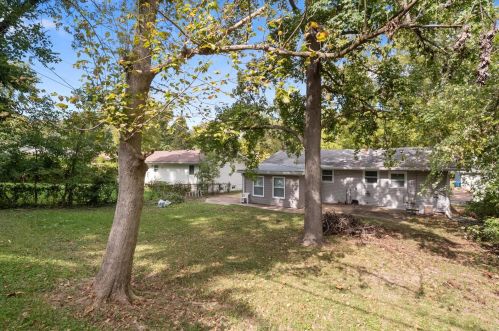 1044 Renshaw Dr, Saint Louis MO 63135-2833 exterior