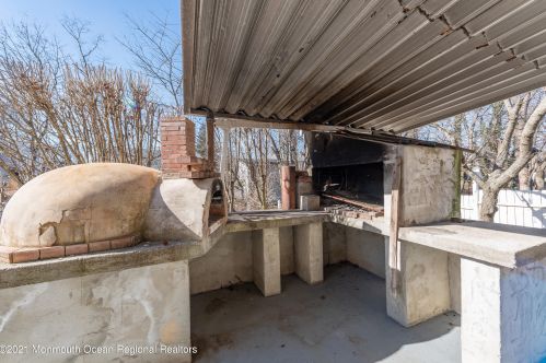 12 Crk Rd, Hazlet NJ 07730-2205 exterior