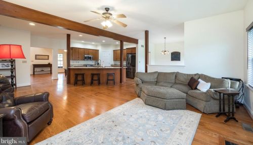 30 Hershey Dr, Pottstown PA 19465-8137 exterior