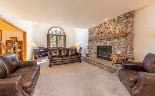 10430 Pne Rdg Rd, Milwaukee WI 53228-3236 exterior