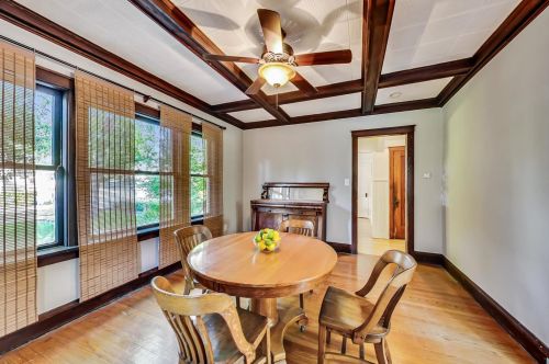 1818 Lunt Ave, Chicago IL 60645-3005 exterior