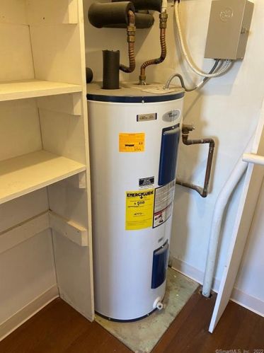 181 Melba St, Milford CT 06460-7666 exterior