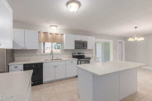 597 Vine St, Chandler AZ 85225-6915 exterior