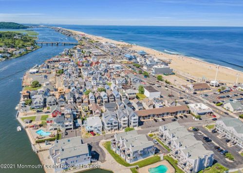 13 Ctr St, Locust NJ 07760-1712 exterior