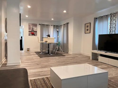 400 95, Milwaukee WI 53225-2612 exterior