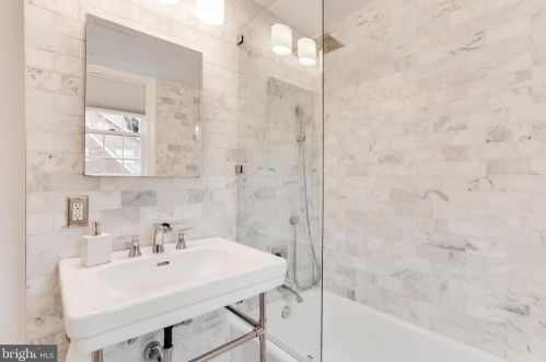 301 Glendale Ave, Alexandria VA 22301-2407 exterior