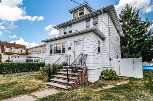 204 Elmhurst Ave, Iselin, NJ 08830-2057