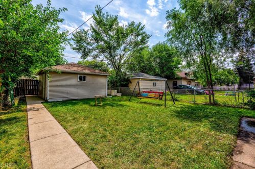 10843 Avenue, Chicago IL  60617-6749 exterior